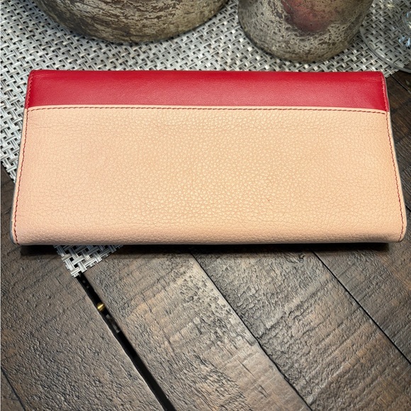 Chloe Tri-Color Clutch in Red, Gray, and Cream - Picture 3 of 9